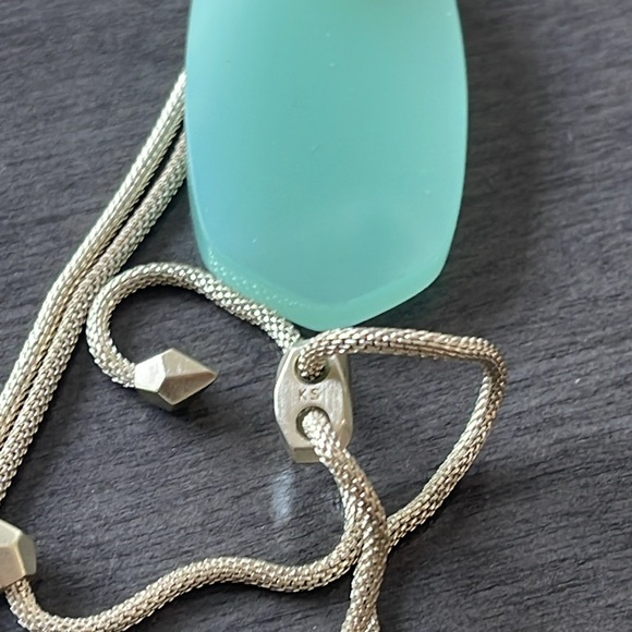 Kendra Scott Gold Tone “Inez” Adjustable Pendant Necklace In Green Chalcedony - Picture 3 of 5